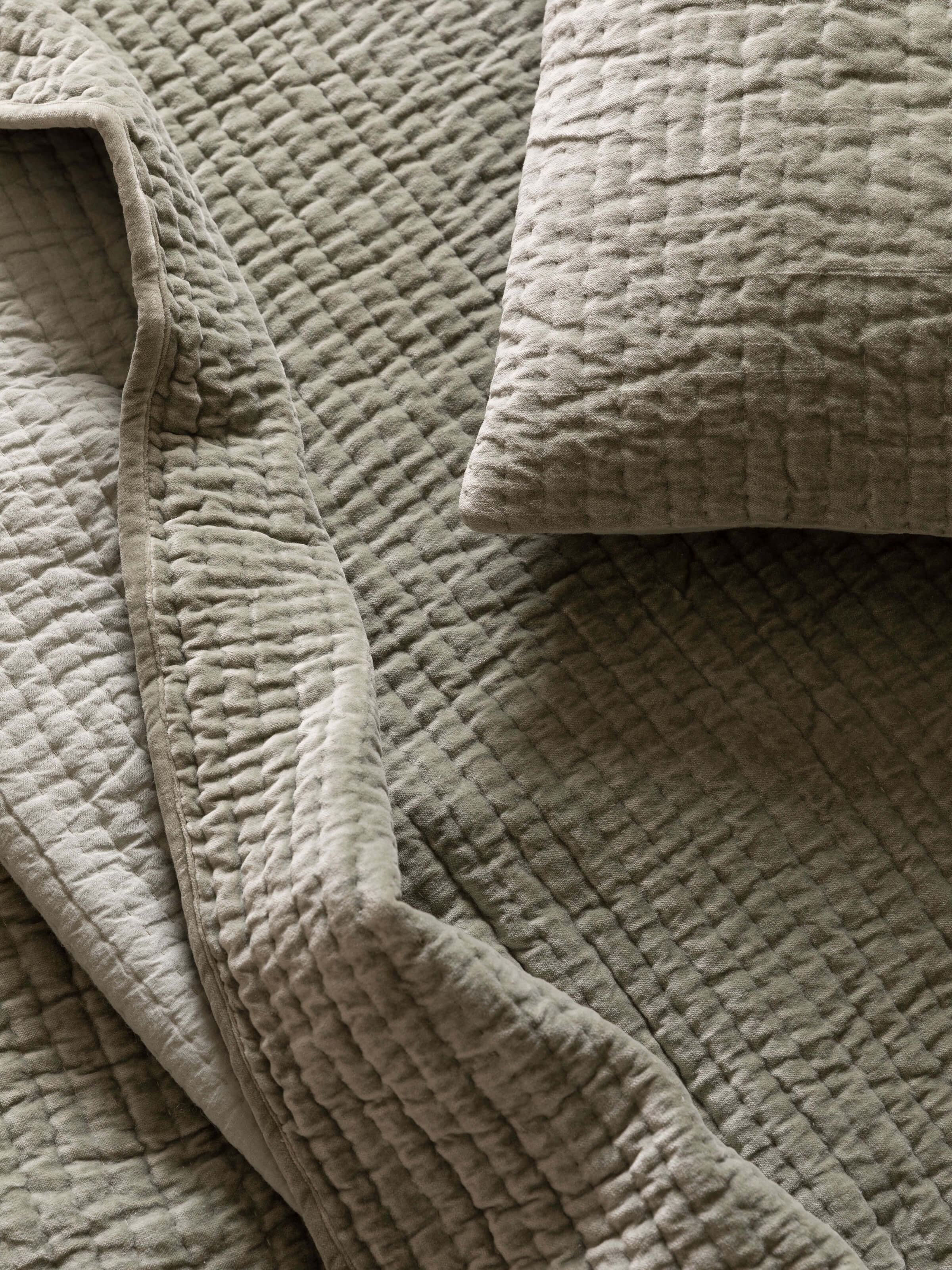 Cino Fern Cotton Velvet Quilt